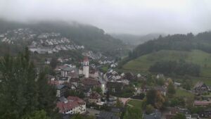 Dieses Bild zeigt eine Webcam-Aufnahme von Ottenhöfen, aufgenommen am Samstag, den 17.10.2026 um 08:20 Uhr