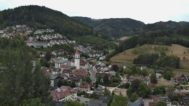 Dieses Bild zeigt eine Webcam-Aufnahme von Ottenhöfen, aufgenommen am Freitag, den 21.08.2026 um 10:00 Uhr