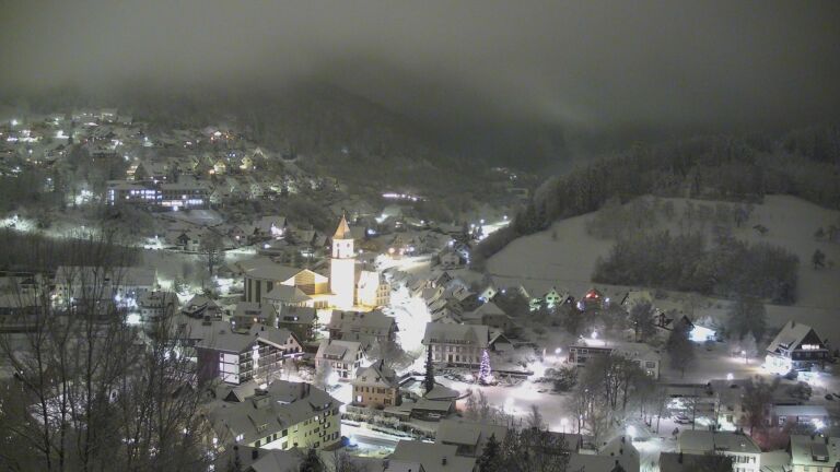 Dieses Bild zeigt eine Webcam-Aufnahme von Ottenhöfen, aufgenommen am Samstag, den 10.01.2026 um 18:20 Uhr