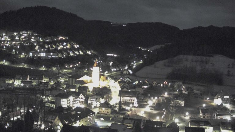 Dieses Bild zeigt eine Webcam-Aufnahme von Ottenhöfen, aufgenommen am Donnerstag, den 01.01.2026 um 19:30 Uhr
