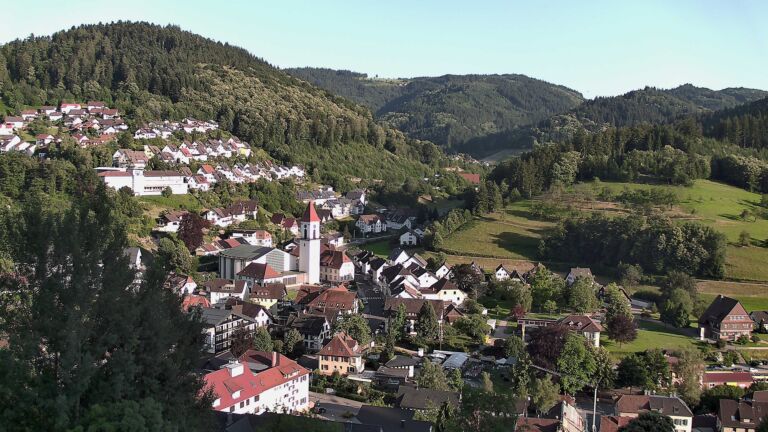 Dieses Bild zeigt eine Webcam-Aufnahme von Ottenhöfen, aufgenommen am Samstag, den 20.06.2026 um 19:40 Uhr