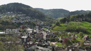 Dieses Bild zeigt eine Webcam-Aufnahme von Ottenhöfen, aufgenommen am Freitag, den 17.04.2026 um 11:00 Uhr