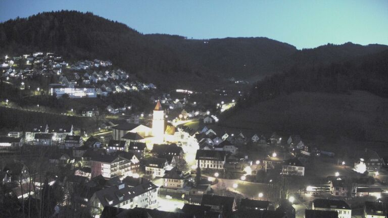 Dieses Bild zeigt eine Webcam-Aufnahme von Ottenhöfen, aufgenommen am Samstag, den 07.02.2026 um 18:20 Uhr