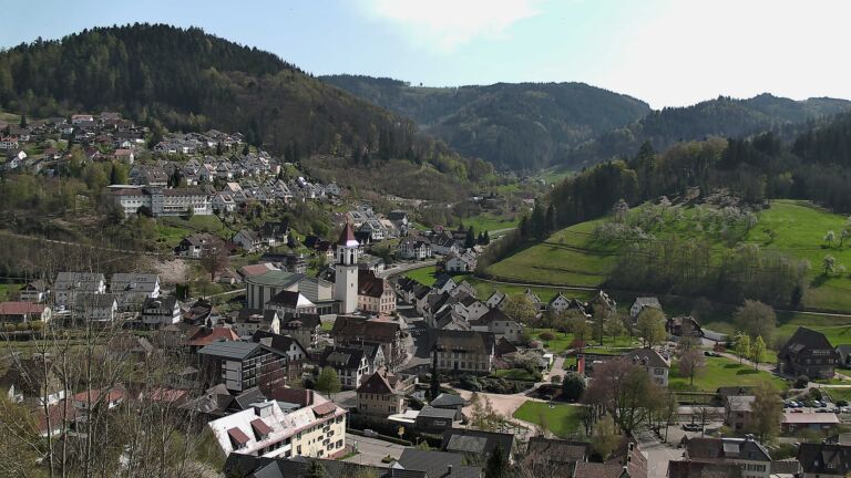 Dieses Bild zeigt eine Webcam-Aufnahme von Ottenhöfen, aufgenommen am Samstag, den 11.04.2026 um 15:10 Uhr