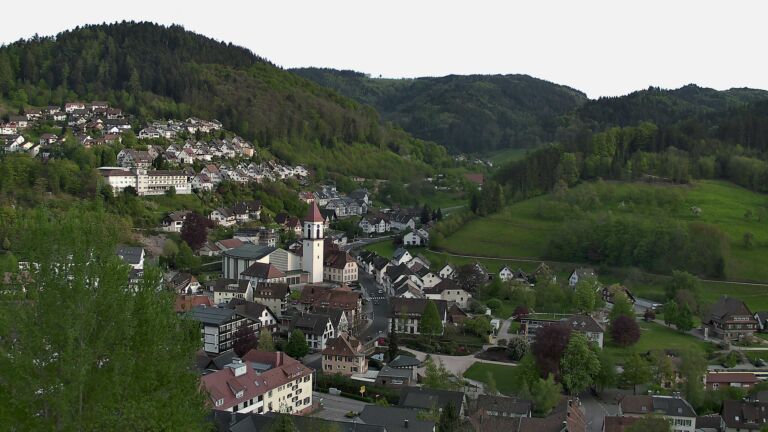 Dieses Bild zeigt eine Webcam-Aufnahme von Ottenhöfen, aufgenommen am Montag, den 27.04.2026 um 19:40 Uhr