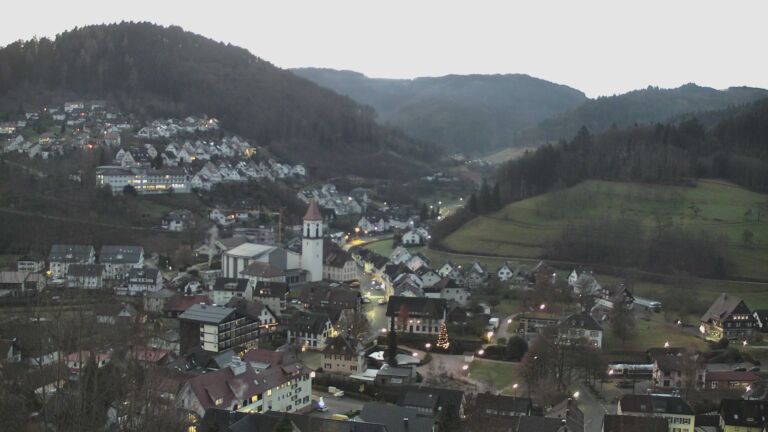 Dieses Bild zeigt eine Webcam-Aufnahme von Ottenhöfen, aufgenommen am Sonntag, den 21.12.2025 um 07:50 Uhr