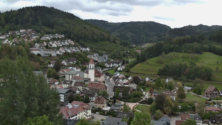 Dieses Bild zeigt eine Webcam-Aufnahme von Ottenhöfen, aufgenommen am Sonntag, den 11.10.2026 um 11:40 Uhr