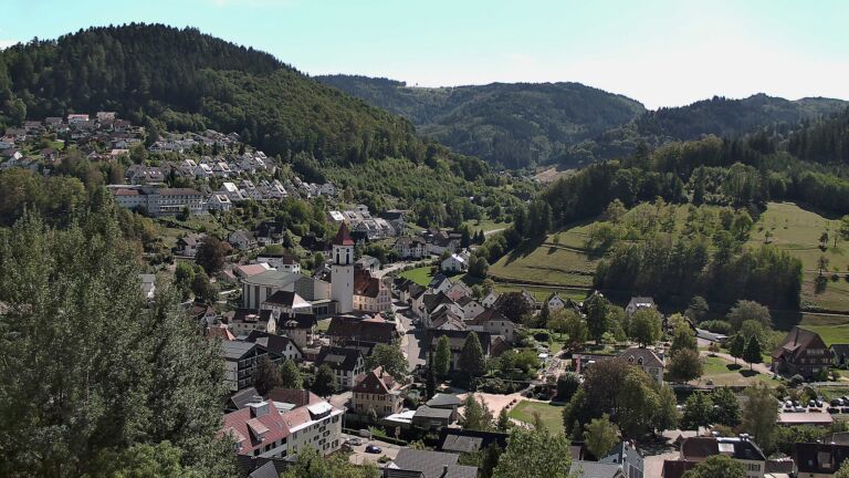 Dieses Bild zeigt eine Webcam-Aufnahme von Ottenhöfen, aufgenommen am Samstag, den 12.09.2026 um 14:00 Uhr