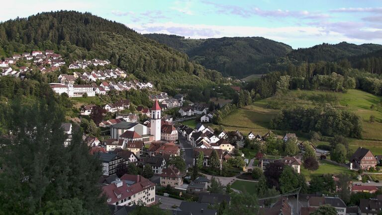 Dieses Bild zeigt eine Webcam-Aufnahme von Ottenhöfen, aufgenommen am Sonntag, den 14.06.2026 um 20:20 Uhr