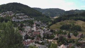 Dieses Bild zeigt eine Webcam-Aufnahme von Ottenhöfen, aufgenommen am Freitag, den 17.07.2026 um 11:00 Uhr