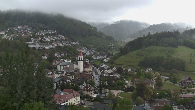 Dieses Bild zeigt eine Webcam-Aufnahme von Ottenhöfen, aufgenommen am Donnerstag, den 08.10.2026 um 12:10 Uhr