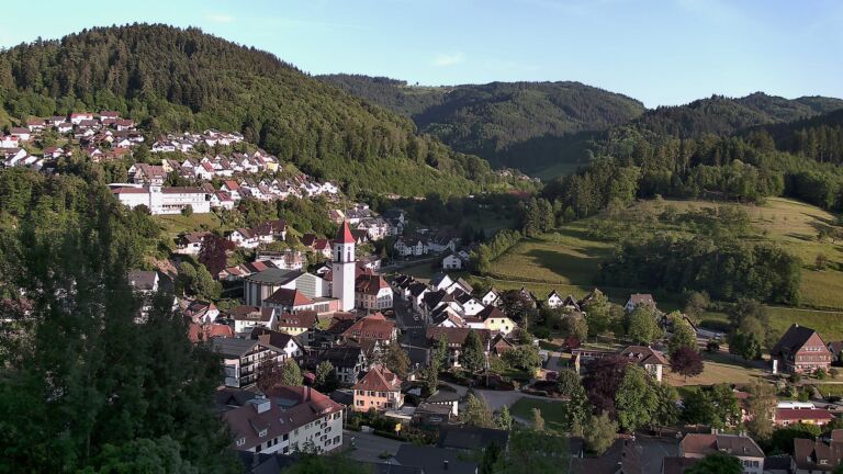 Dieses Bild zeigt eine Webcam-Aufnahme von Ottenhöfen, aufgenommen am Samstag, den 23.05.2026 um 19:50 Uhr