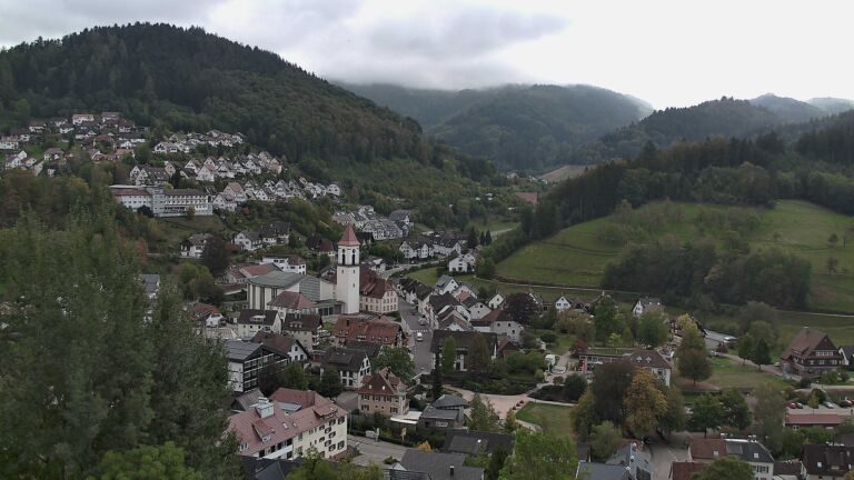 Dieses Bild zeigt eine Webcam-Aufnahme von Ottenhöfen, aufgenommen am Freitag, den 02.10.2026 um 13:20 Uhr