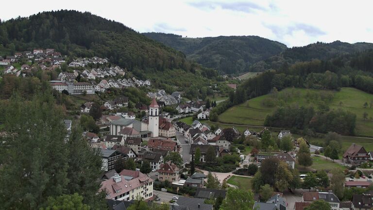 Dieses Bild zeigt eine Webcam-Aufnahme von Ottenhöfen, aufgenommen am Freitag, den 09.10.2026 um 15:00 Uhr