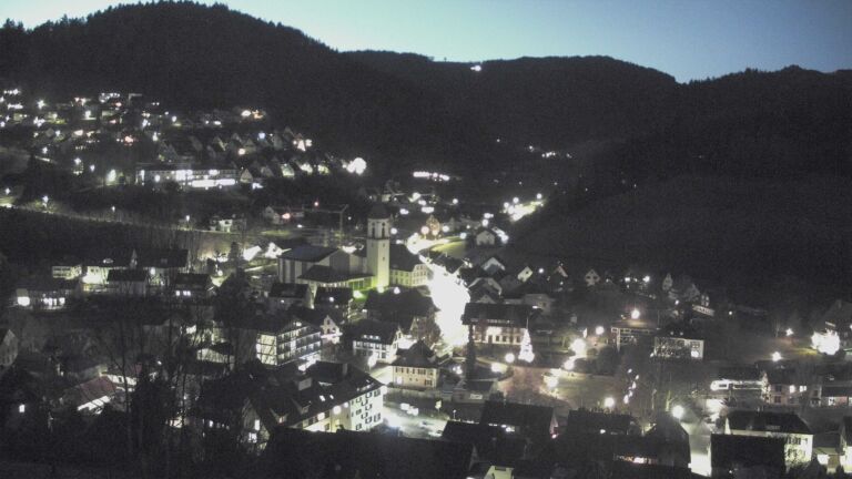 Dieses Bild zeigt eine Webcam-Aufnahme von Ottenhöfen, aufgenommen am Donnerstag, den 18.12.2025 um 07:10 Uhr