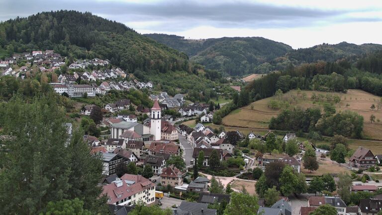 Dieses Bild zeigt eine Webcam-Aufnahme von Ottenhöfen, aufgenommen am Mittwoch, den 19.08.2026 um 07:40 Uhr