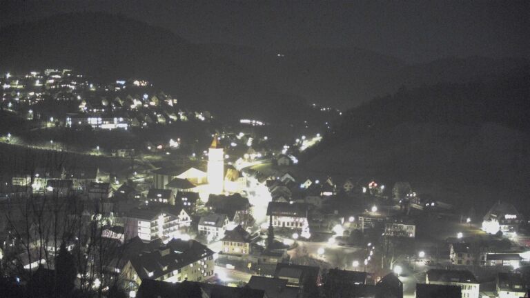 Dieses Bild zeigt eine Webcam-Aufnahme von Ottenhöfen, aufgenommen am Samstag, den 27.12.2025 um 18:40 Uhr