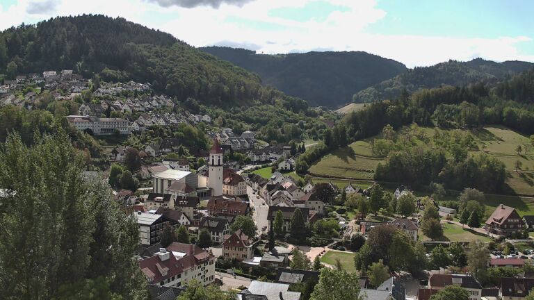 Dieses Bild zeigt eine Webcam-Aufnahme von Ottenhöfen, aufgenommen am Donnerstag, den 10.09.2026 um 12:00 Uhr