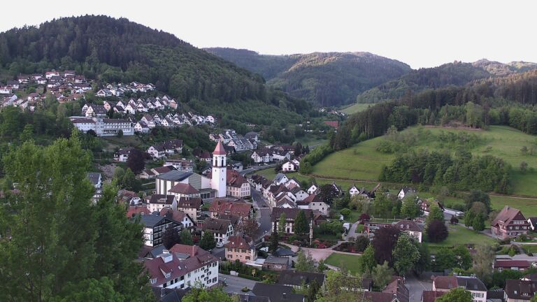 Dieses Bild zeigt eine Webcam-Aufnahme von Ottenhöfen, aufgenommen am Sonntag, den 10.05.2026 um 06:40 Uhr
