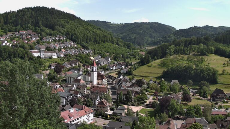 Dieses Bild zeigt eine Webcam-Aufnahme von Ottenhöfen, aufgenommen am Samstag, den 30.05.2026 um 16:30 Uhr