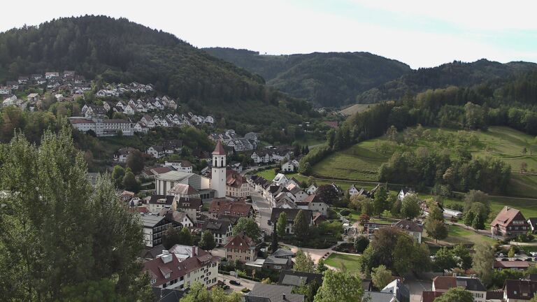 Dieses Bild zeigt eine Webcam-Aufnahme von Ottenhöfen, aufgenommen am Sonntag, den 20.09.2026 um 10:00 Uhr
