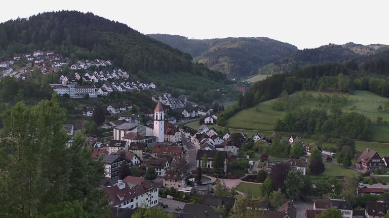 Dieses Bild zeigt eine Webcam-Aufnahme von Ottenhöfen, aufgenommen am Freitag, den 08.05.2026 um 07:20 Uhr