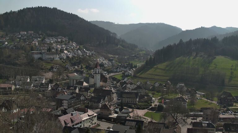 Dieses Bild zeigt eine Webcam-Aufnahme von Ottenhöfen, aufgenommen am Sonntag, den 22.03.2026 um 13:30 Uhr