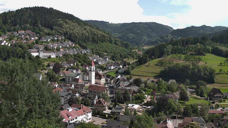 Dieses Bild zeigt eine Webcam-Aufnahme von Ottenhöfen, aufgenommen am Sonntag, den 21.06.2026 um 16:40 Uhr