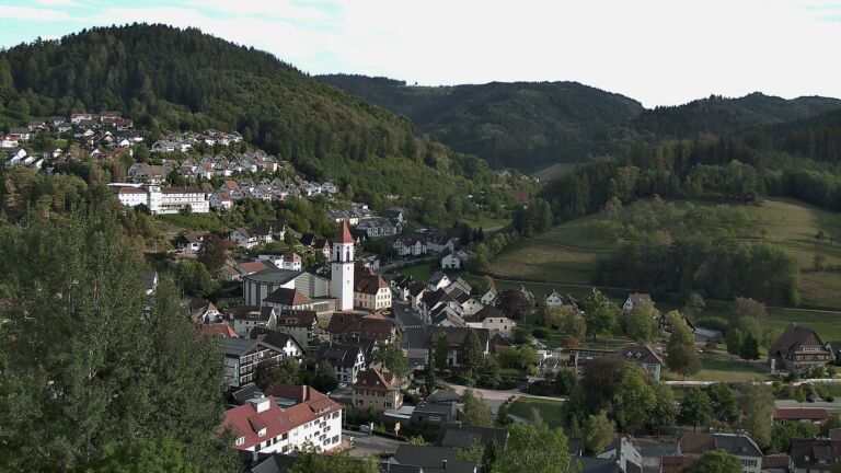 Dieses Bild zeigt eine Webcam-Aufnahme von Ottenhöfen, aufgenommen am Montag, den 07.09.2026 um 18:10 Uhr