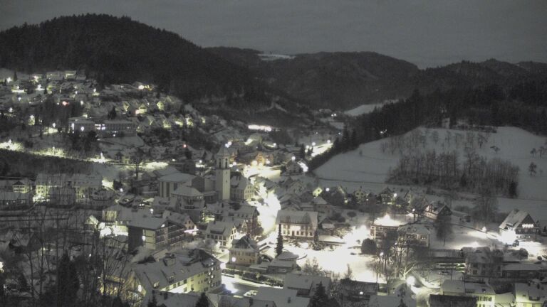 Dieses Bild zeigt eine Webcam-Aufnahme von Ottenhöfen, aufgenommen am Montag, den 05.01.2026 um 01:00 Uhr