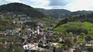 Dieses Bild zeigt eine Webcam-Aufnahme von Ottenhöfen, aufgenommen am Freitag, den 17.04.2026 um 15:10 Uhr