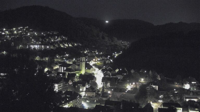 Dieses Bild zeigt eine Webcam-Aufnahme von Ottenhöfen, aufgenommen am Dienstag, den 13.10.2026 um 19:30 Uhr