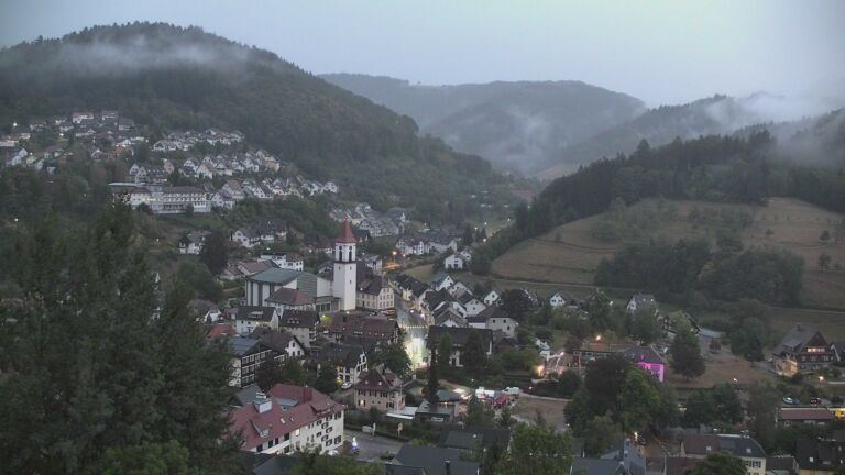 Dieses Bild zeigt eine Webcam-Aufnahme von Ottenhöfen, aufgenommen am Freitag, den 21.08.2026 um 20:40 Uhr
