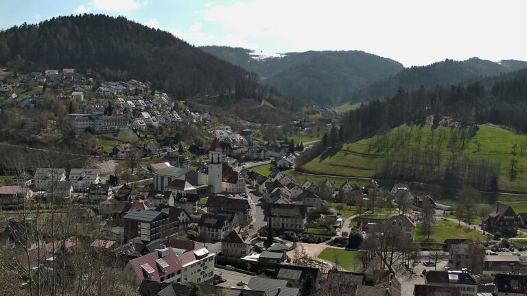 Dieses Bild zeigt eine Webcam-Aufnahme von Ottenhöfen, aufgenommen am Donnerstag, den 02.04.2026 um 14:00 Uhr