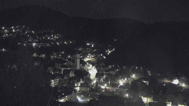 Dieses Bild zeigt eine Webcam-Aufnahme von Ottenhöfen, aufgenommen am Montag, den 06.07.2026 um 23:30 Uhr