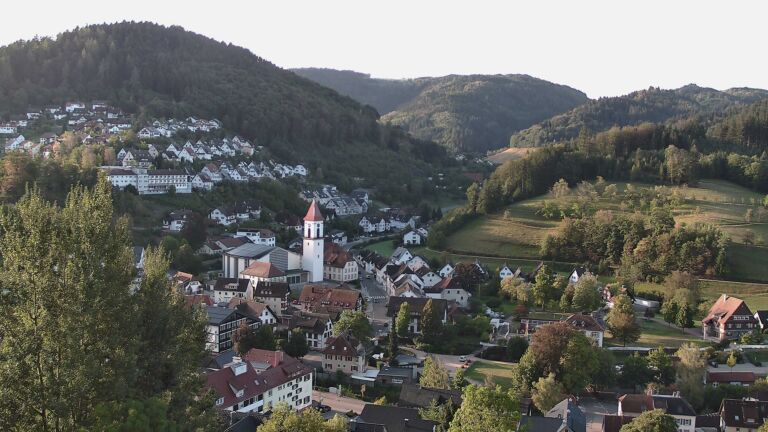 Dieses Bild zeigt eine Webcam-Aufnahme von Ottenhöfen, aufgenommen am Donnerstag, den 10.09.2026 um 08:10 Uhr