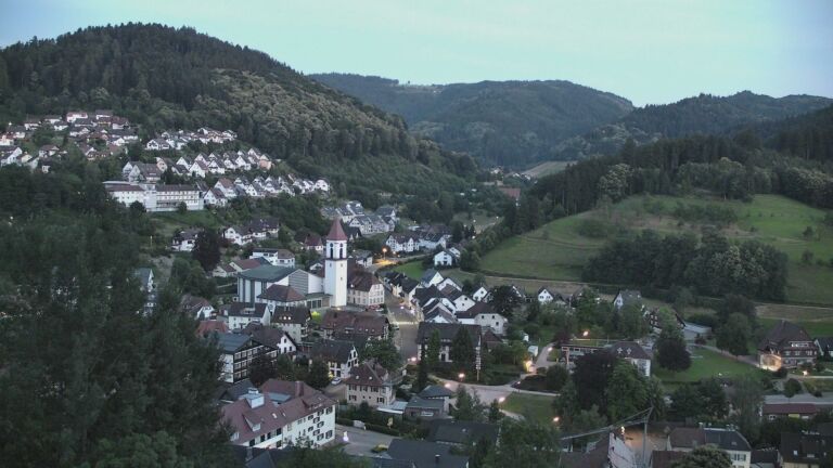 Dieses Bild zeigt eine Webcam-Aufnahme von Ottenhöfen, aufgenommen am Montag, den 22.06.2026 um 22:00 Uhr