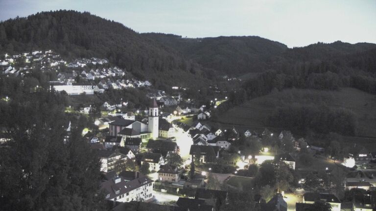 Dieses Bild zeigt eine Webcam-Aufnahme von Ottenhöfen, aufgenommen am Donnerstag, den 15.10.2026 um 19:20 Uhr