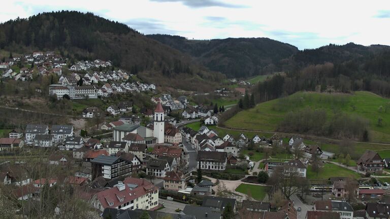 Dieses Bild zeigt eine Webcam-Aufnahme von Ottenhöfen, aufgenommen am Sonntag, den 05.04.2026 um 14:50 Uhr