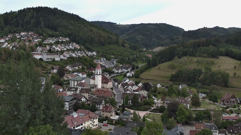 Dieses Bild zeigt eine Webcam-Aufnahme von Ottenhöfen, aufgenommen am Donnerstag, den 03.09.2026 um 17:20 Uhr