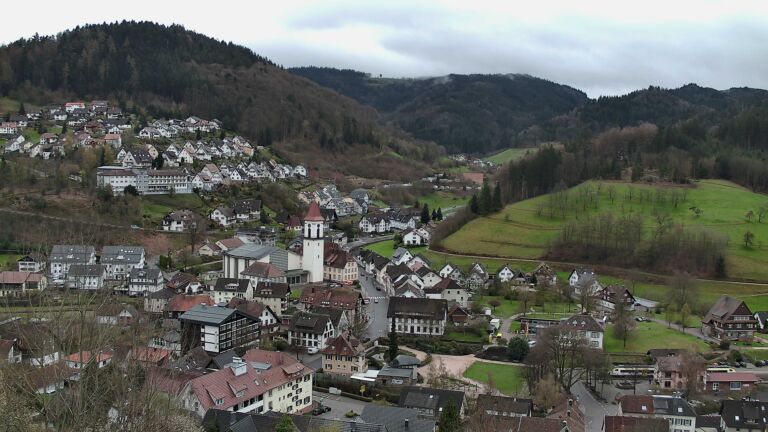 Dieses Bild zeigt eine Webcam-Aufnahme von Ottenhöfen, aufgenommen am Samstag, den 04.04.2026 um 12:20 Uhr