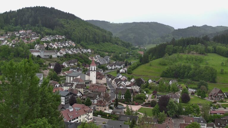Dieses Bild zeigt eine Webcam-Aufnahme von Ottenhöfen, aufgenommen am Dienstag, den 05.05.2026 um 09:20 Uhr