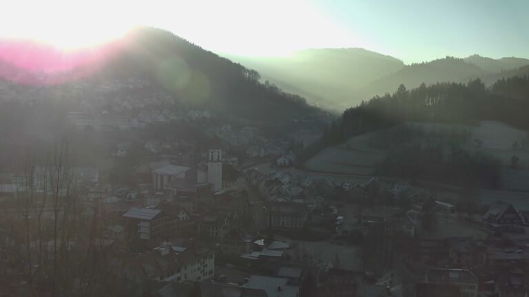 Dieses Bild zeigt eine Webcam-Aufnahme von Ottenhöfen, aufgenommen am Samstag, den 27.12.2025 um 09:50 Uhr