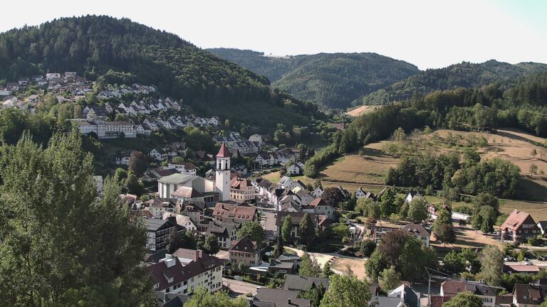 Dieses Bild zeigt eine Webcam-Aufnahme von Ottenhöfen, aufgenommen am Mittwoch, den 12.08.2026 um 09:30 Uhr