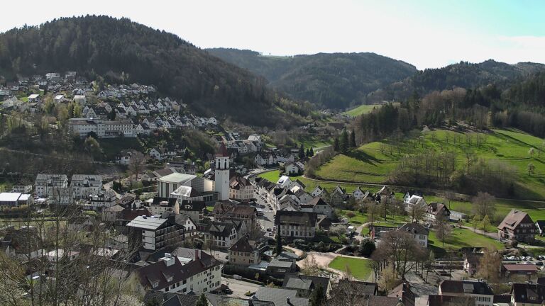 Dieses Bild zeigt eine Webcam-Aufnahme von Ottenhöfen, aufgenommen am Montag, den 06.04.2026 um 10:50 Uhr