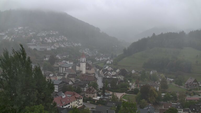 Dieses Bild zeigt eine Webcam-Aufnahme von Ottenhöfen, aufgenommen am Donnerstag, den 08.10.2026 um 13:40 Uhr