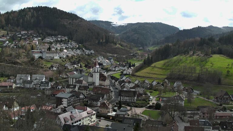 Dieses Bild zeigt eine Webcam-Aufnahme von Ottenhöfen, aufgenommen am Dienstag, den 31.03.2026 um 15:00 Uhr