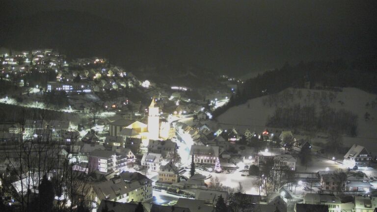 Dieses Bild zeigt eine Webcam-Aufnahme von Ottenhöfen, aufgenommen am Dienstag, den 06.01.2026 um 19:20 Uhr