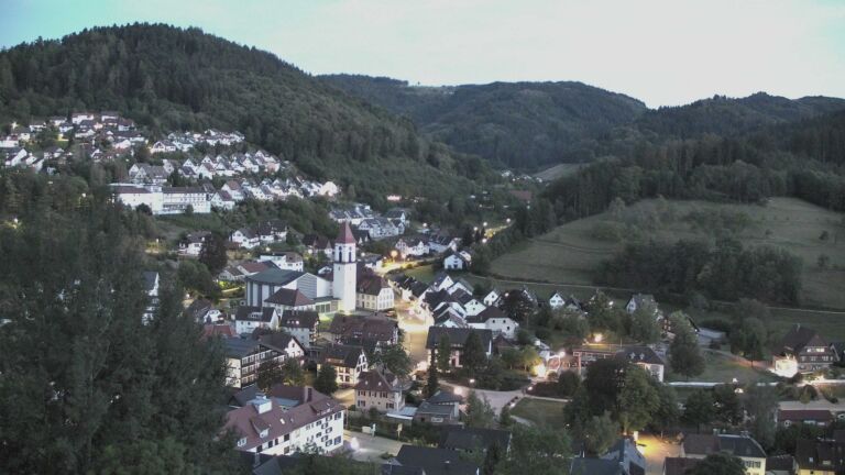 Dieses Bild zeigt eine Webcam-Aufnahme von Ottenhöfen, aufgenommen am Sonntag, den 06.09.2026 um 20:30 Uhr