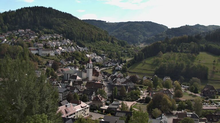 Dieses Bild zeigt eine Webcam-Aufnahme von Ottenhöfen, aufgenommen am Sonntag, den 27.09.2026 um 14:10 Uhr